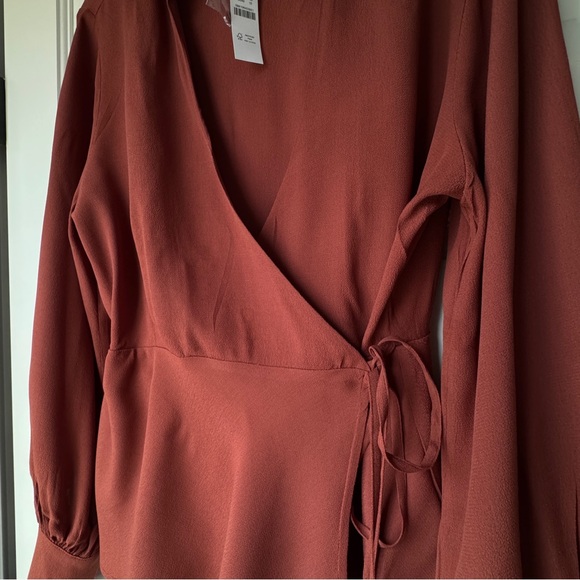 🎄 J. Crew Drapey crepe wrap top - Picture 9 of 10